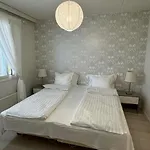 Ilona Apartments, Escape 1 *