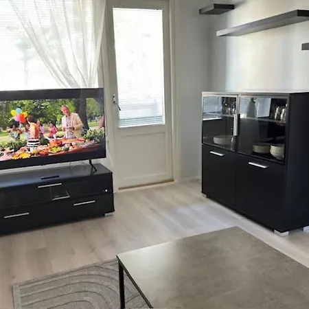 Ilona Apartments, Escape 1