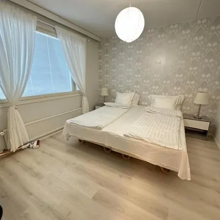 Ilona Apartments, Escape 1