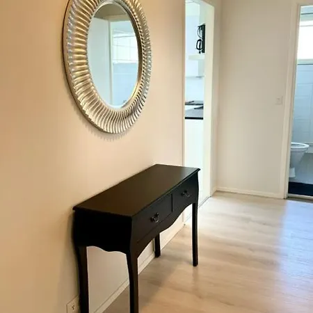 Ilona Apartments, Escape 1