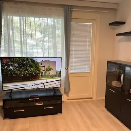 Ilona Apartments, Escape 1 *