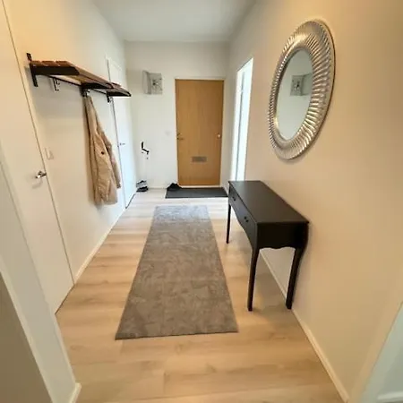 Ilona Apartments, Escape 1 *